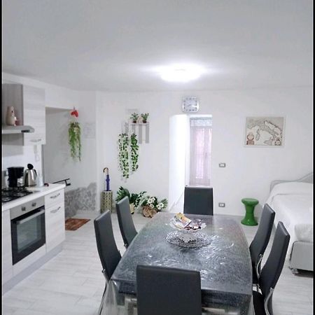 Nunzia'S House Napoli Apartment ภายนอก รูปภาพ