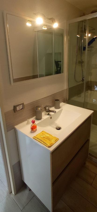 Nunzia'S House Napoli Apartment ภายนอก รูปภาพ