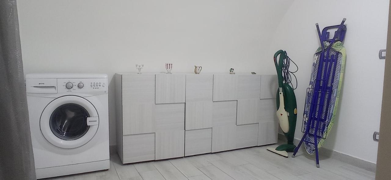 Nunzia'S House Napoli Apartment ภายนอก รูปภาพ