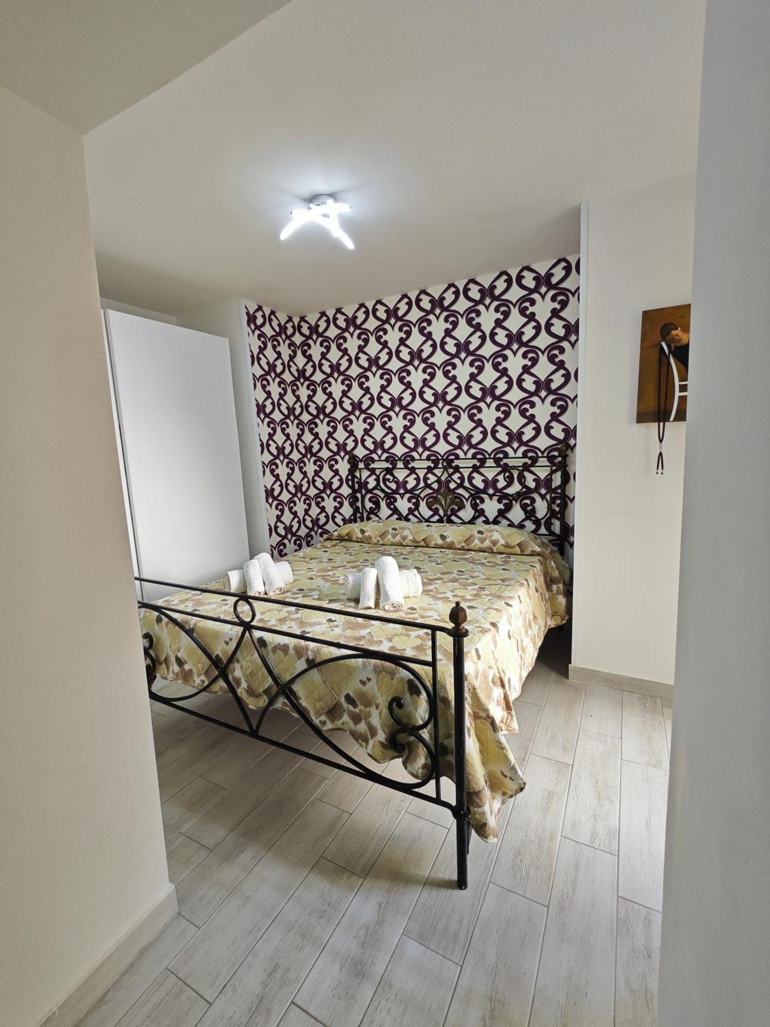 Nunzia'S House Napoli Apartment ภายนอก รูปภาพ