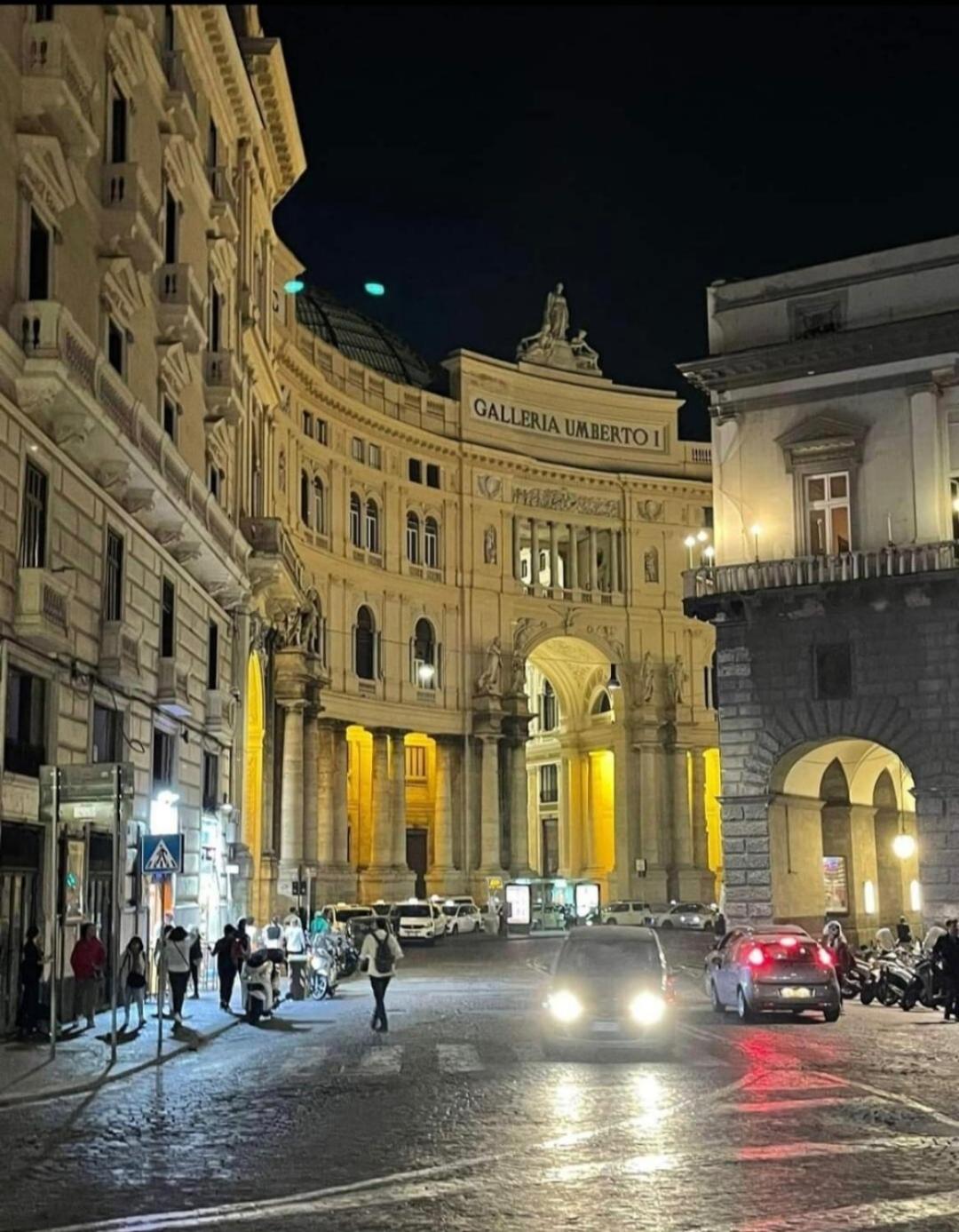 Nunzia'S House Napoli Apartment ภายนอก รูปภาพ