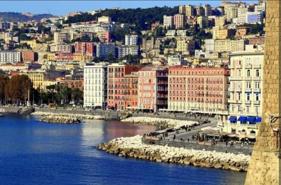 Nunzia'S House Napoli Apartment ภายนอก รูปภาพ