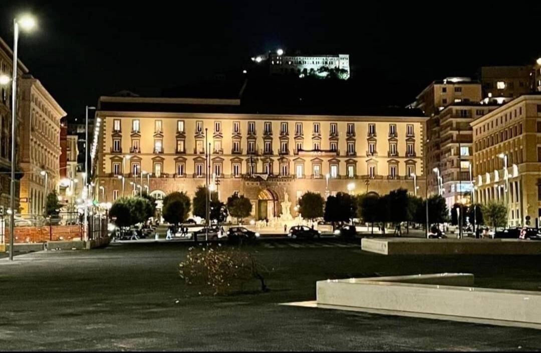 Nunzia'S House Napoli Apartment ภายนอก รูปภาพ