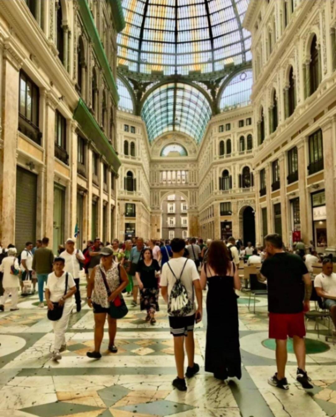 Nunzia'S House Napoli Apartment ภายนอก รูปภาพ