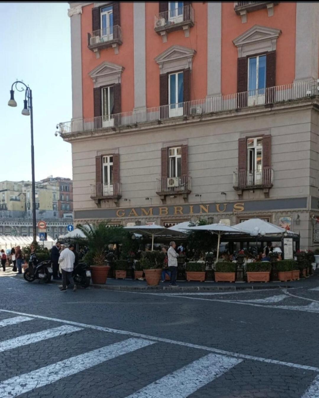Nunzia'S House Napoli Apartment ภายนอก รูปภาพ