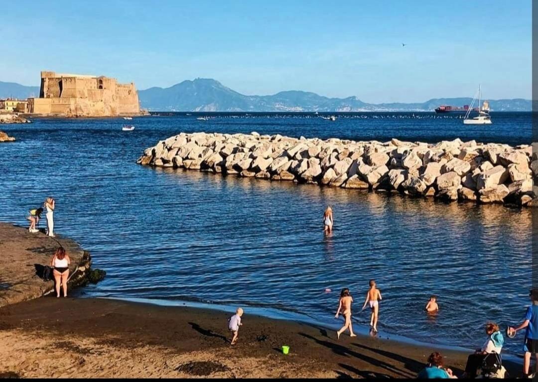 Nunzia'S House Napoli Apartment ภายนอก รูปภาพ