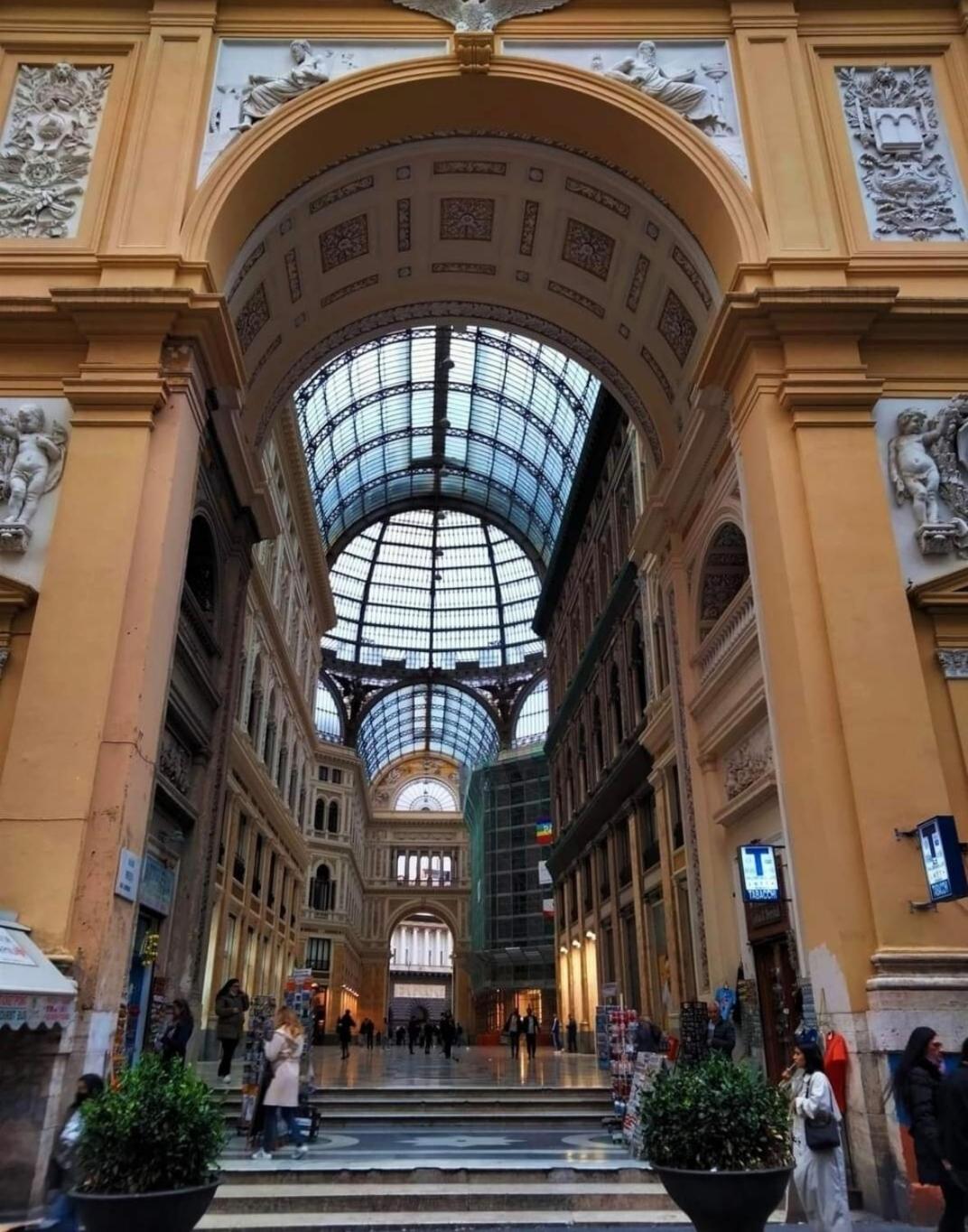 Nunzia'S House Napoli Apartment ภายนอก รูปภาพ